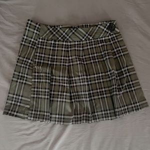 Plaid skirt with slit